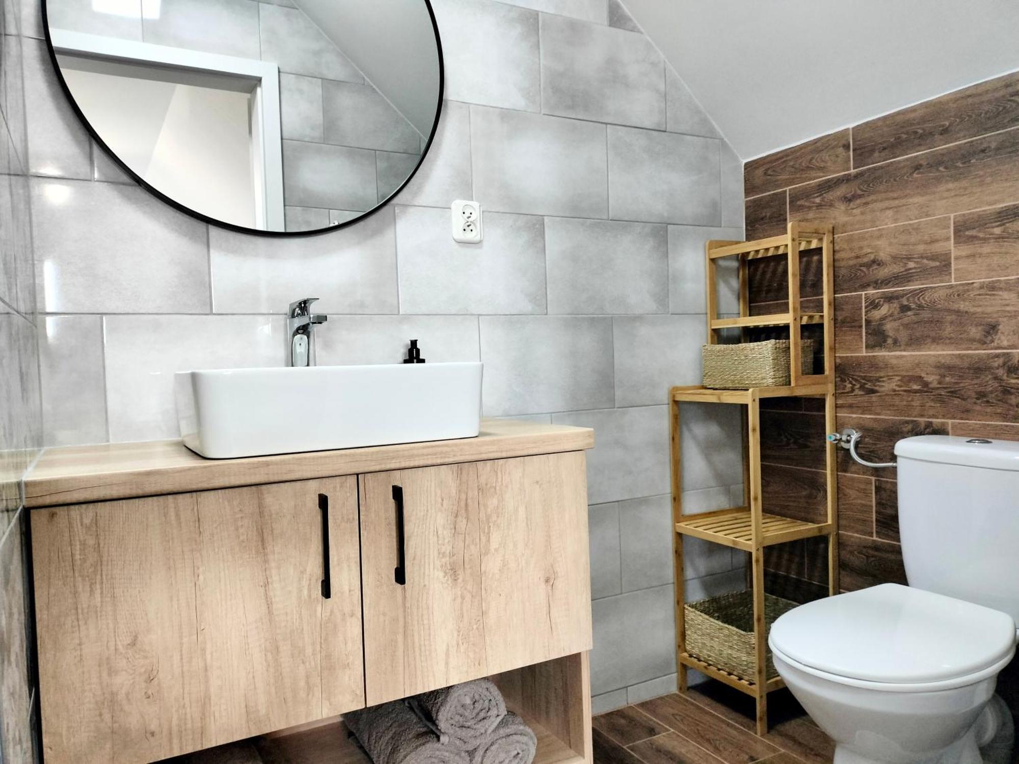 Agroturystyka Jodlowa - Rodzinne Apartamenty W Centrum Gor Swietokrzyskich - Sala Zabaw, Zwierzeta, Bilard Krajno-Zagorze Buitenkant foto